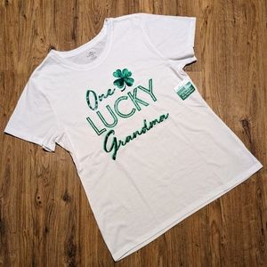 St Patrick's Day T-shirt "One Lucky Grandma" White Green Graphic Shamroc…